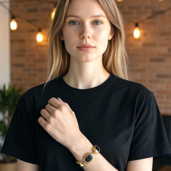 CHANEL Gold and Black Oval Link Bracelet - Picture 4 of 7